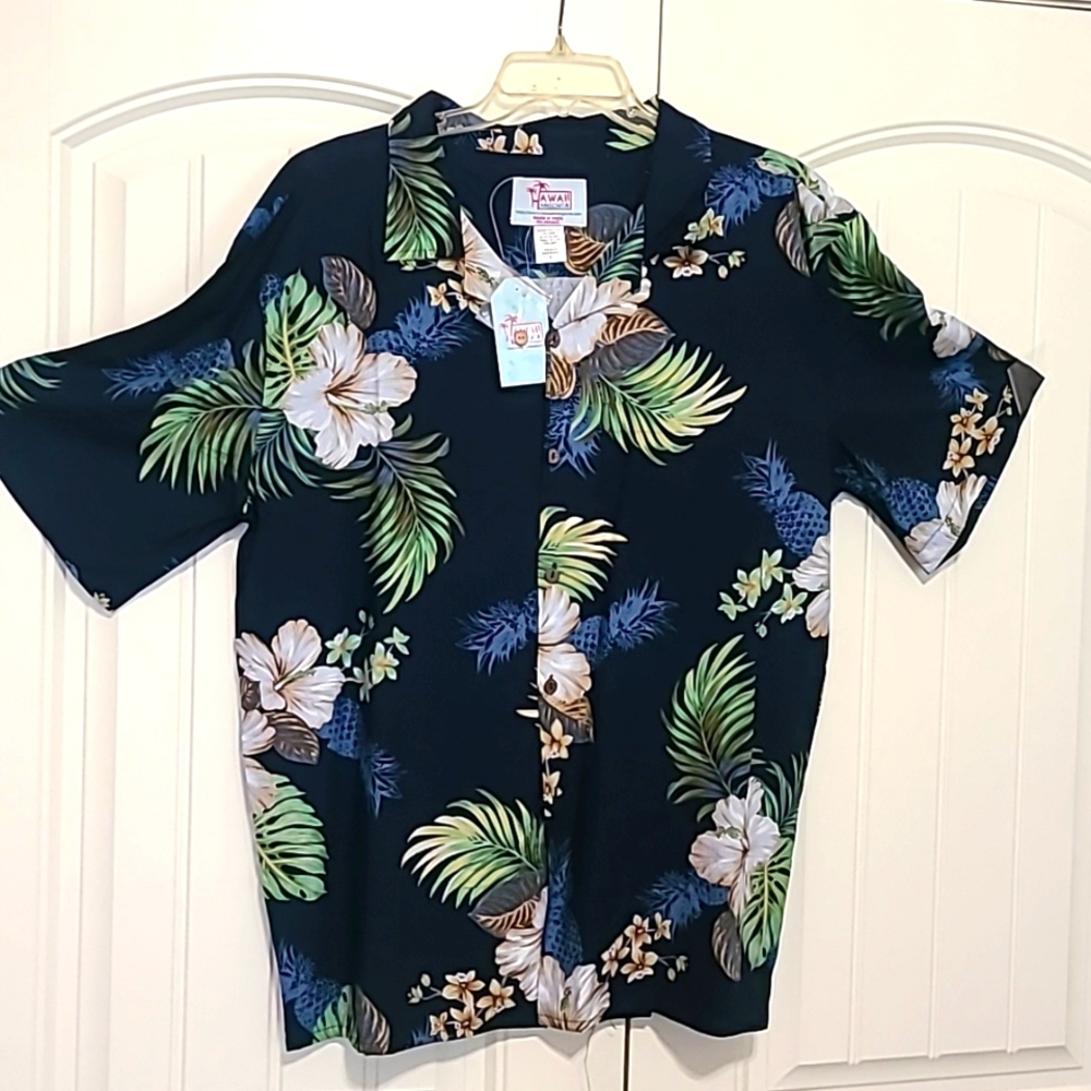 Hawaii Hangover shirt, size large, multi colored.